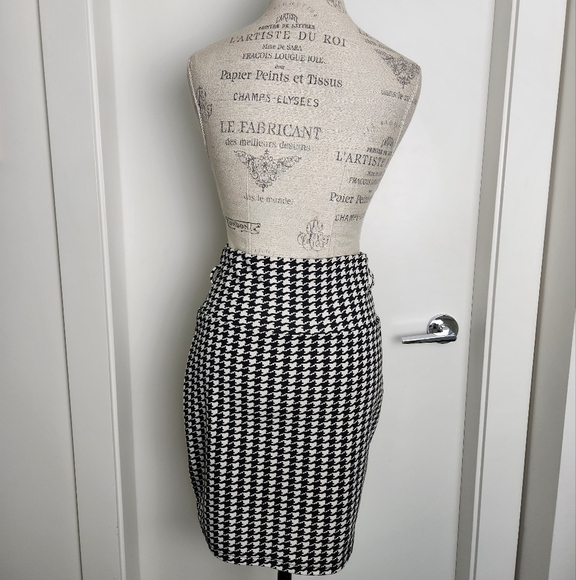 Vintage Houndstooth Pencil Skirt - Picture 6 of 10